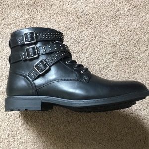 Madden black never worn Brando boots with studs
